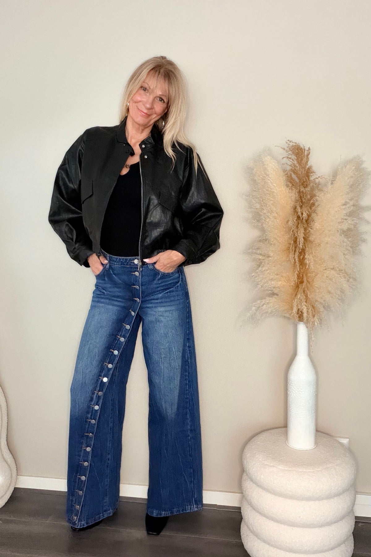 Mochy Cross Button Jeans