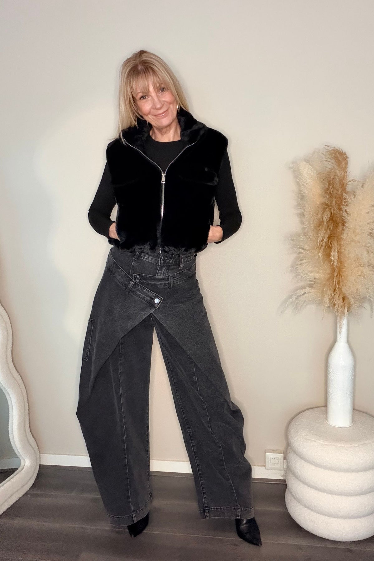 Furry Gilet Black