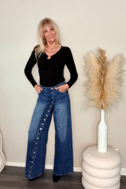 Mochy Cross Button Jeans