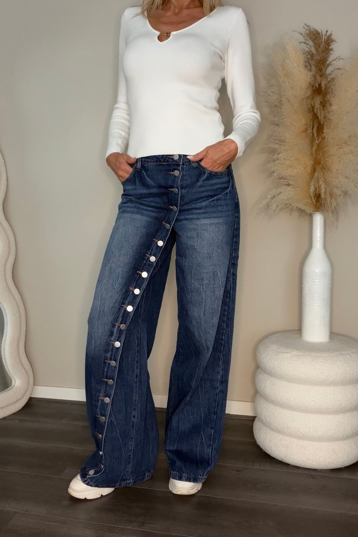 Mochy Cross Button Jeans